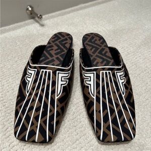 FENDI RUNWAY SLIDES
